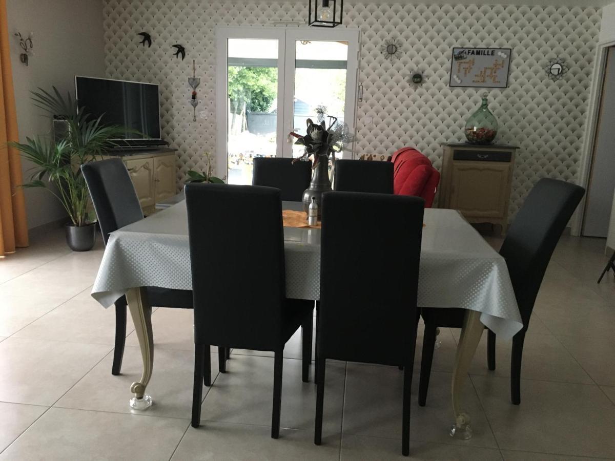 Au Vieux Bourg Apartment Guecelard Ngoại thất bức ảnh